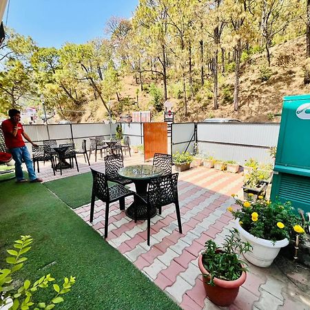 Weekend Vibes Bed and Breakfast Kasauli Eksteriør billede