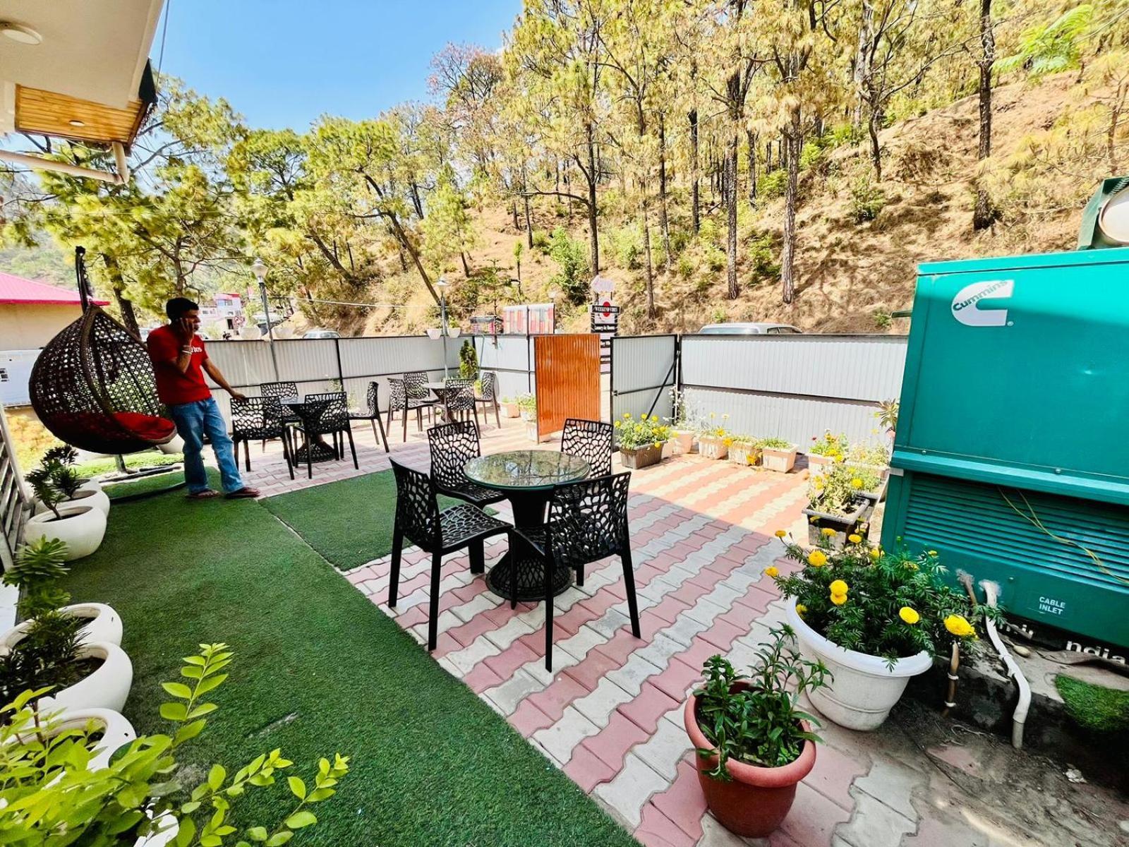 Weekend Vibes Bed and Breakfast Kasauli Eksteriør billede